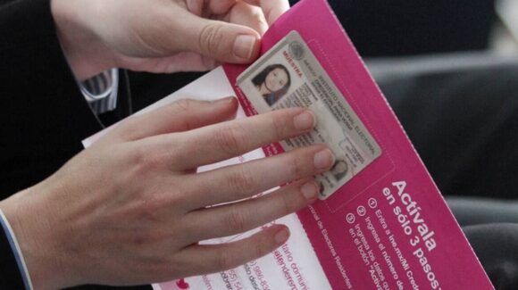 INE habilita aplicación para que mexicanos en el extranjero se registren para votar en 2027