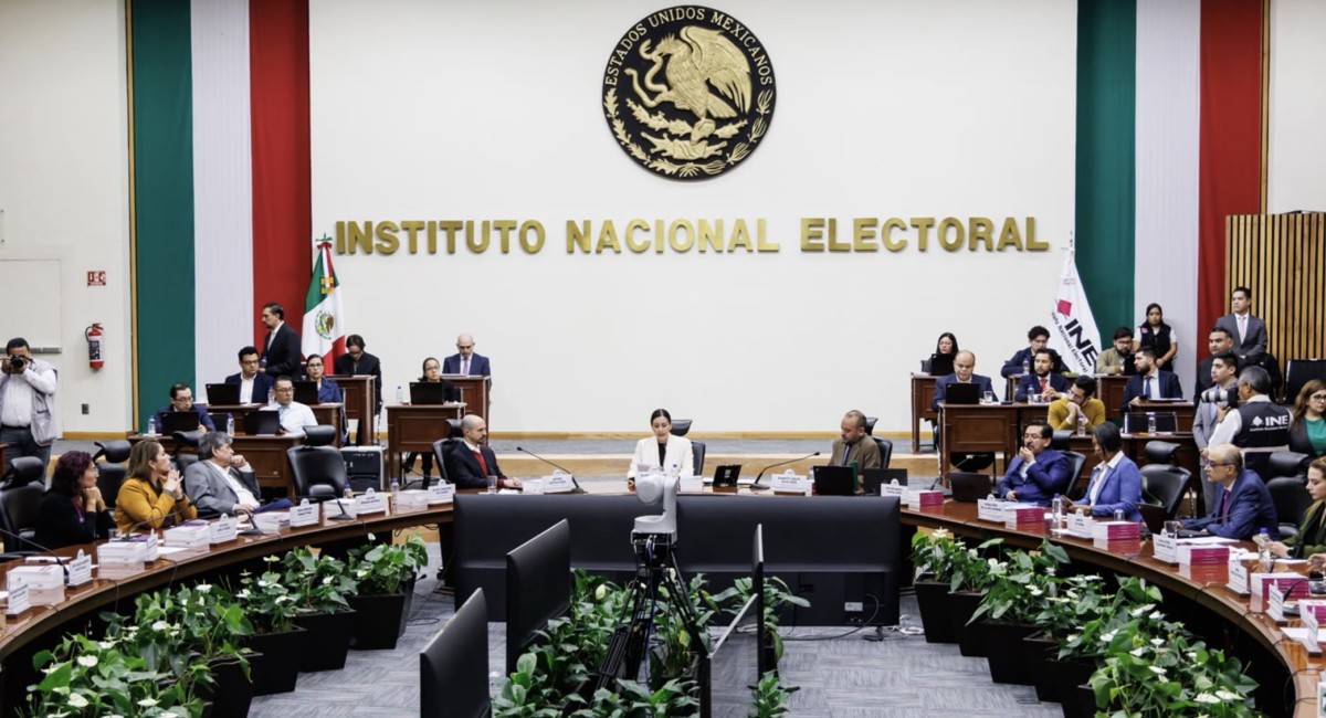 INE notifica a diputados nombramiento de Blanca Cruz; Monreal alista elección de titular