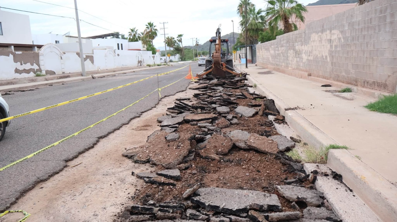 Inician reparaciones en calles dañadas por huracán 'Polo' en Guaymas