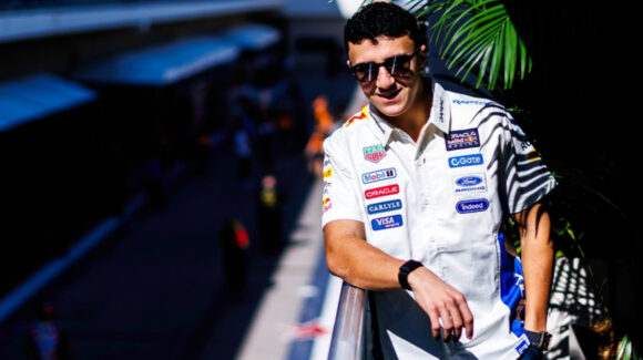 Isack Hadjar desata polémica en el GP de México; el piloto de Red Bull empuja a un aficionado en el paddock