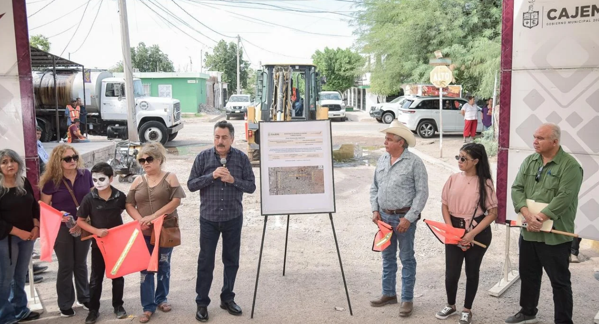 Javier Lamarque arranca rehabilitación de la calle Agustín Lara en la Matías Méndez