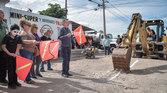 Javier Lamarque arranca rehabilitación de la calle Agustín Lara en la colonia Matías Méndez