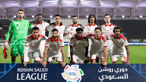 Julián Quiñones sigue imparable; marca y participa en la goleada del Al-Qadsiah en la Saudi Pro League
