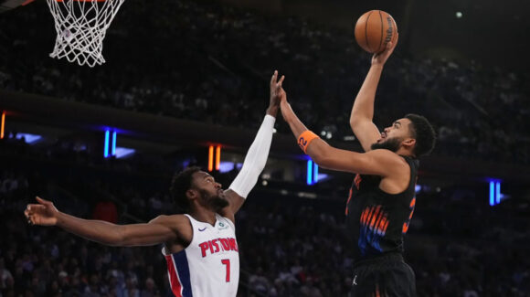 Guiados por KAT, los Knicks consiguen su primera victoria de la temporada al vencer a los Pistons