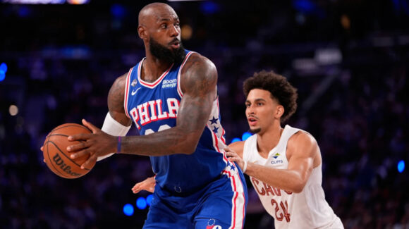 NBA: Los 76ers se estrenan en casa con una histórica remontada ante los Cavaliers