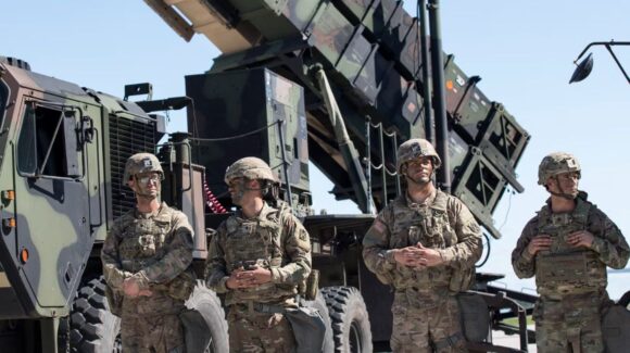 La OTAN acelera el abastecimiento de Ucrania con compras militares más rápidas y baratas