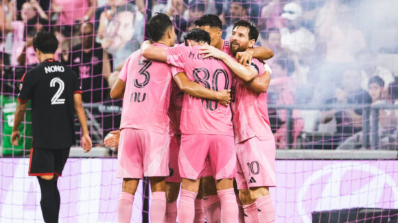 Messi y Suárez firman dobletes en goleada del Inter Miami que pone fin a cinco partidos sin ganar en la MLS