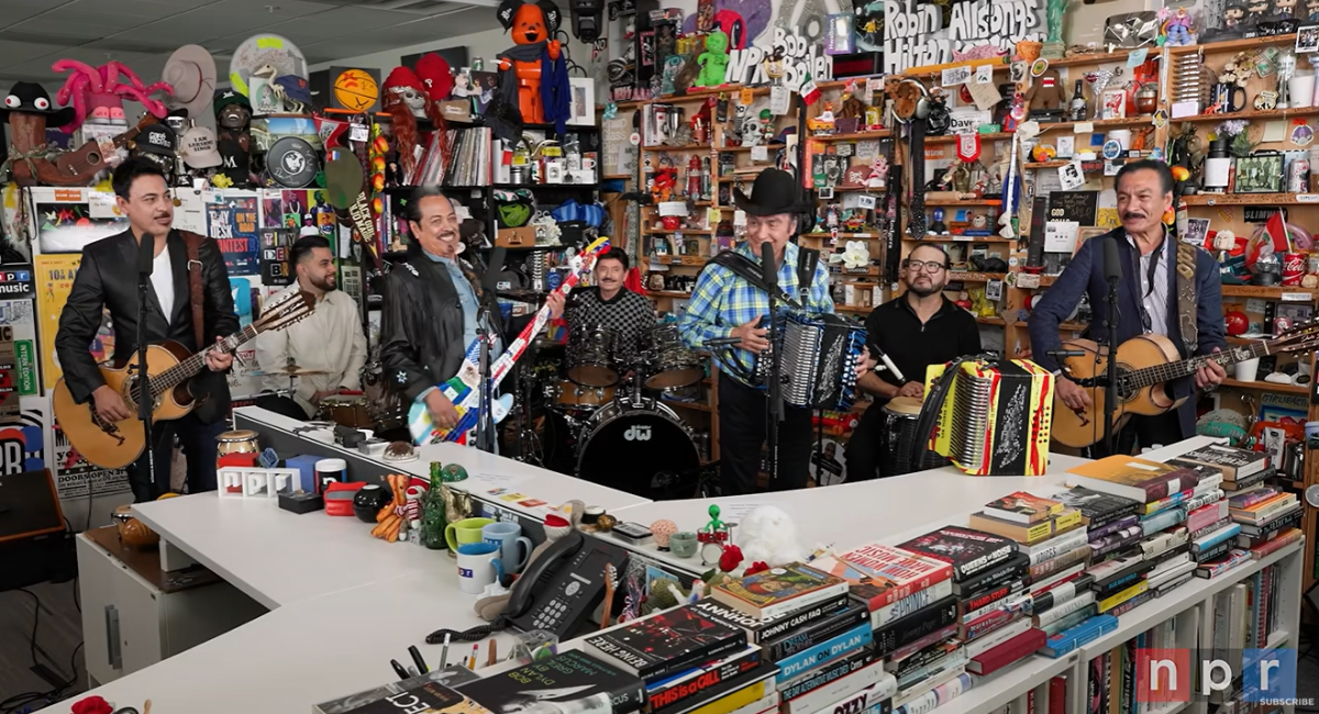 Los Tigres del Norte llevan la causa migrante a su Tiny Desk Concert de NPR