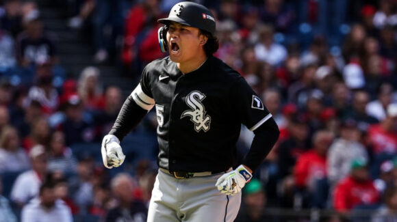 Murakami sigue encendido; da cuadrangular y los White Sox vencen a Cleveland para adelantarse en la SDLA