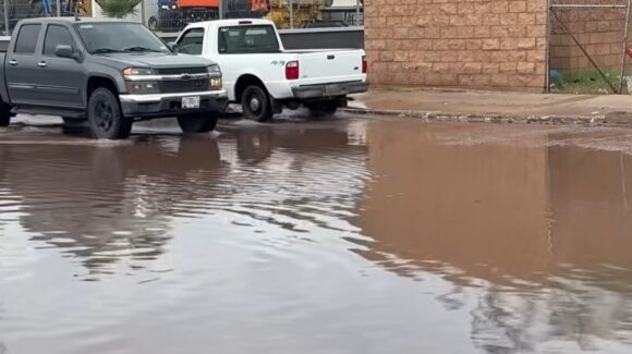 Marea alta de nuevo alcanza calles céntricas de Guaymas