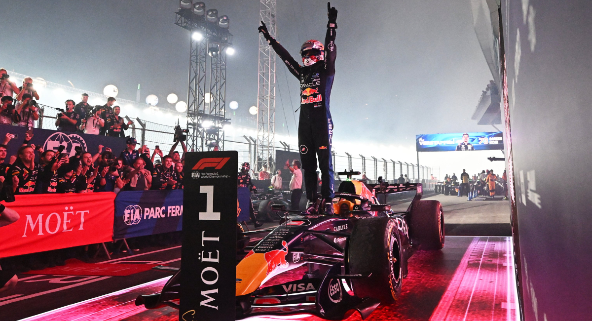 Max Verstappen consiguió la victoria en el GP de Singapur, carrera que gana por primera ocasión en su carrera