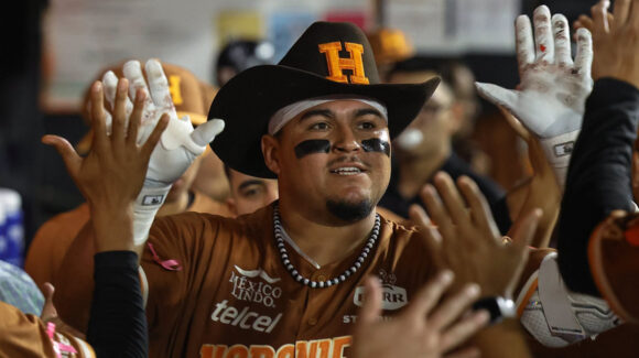 Naranjeros de Hermosillo reacciona y evita la barrida ante los Venados de Mazatlán en el Fernando Valenzuela