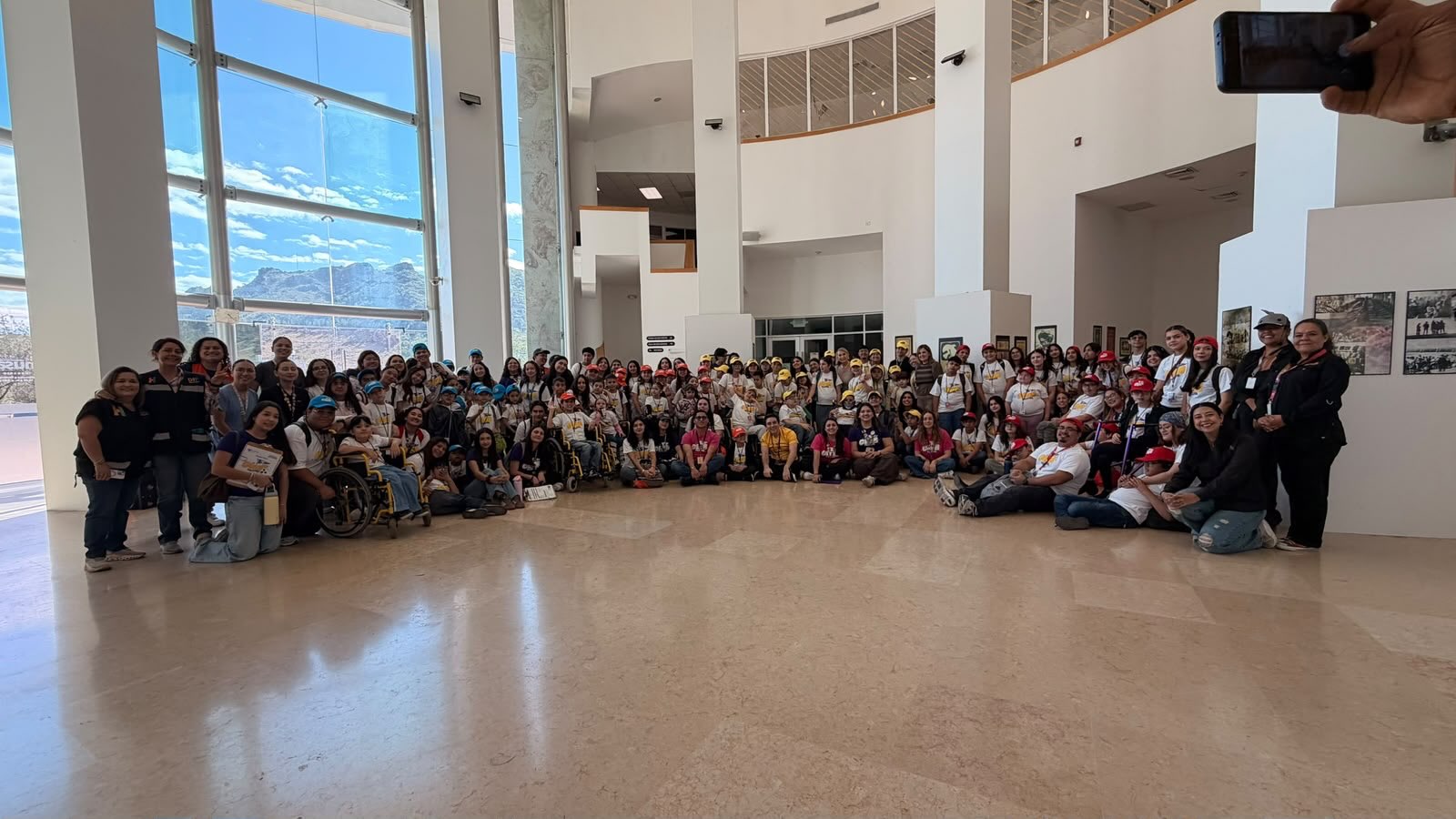 Niños del CRIT Sonora disfrutan la exposición internacional Tiburones en el Centro Cultural Musas de Hermosillo