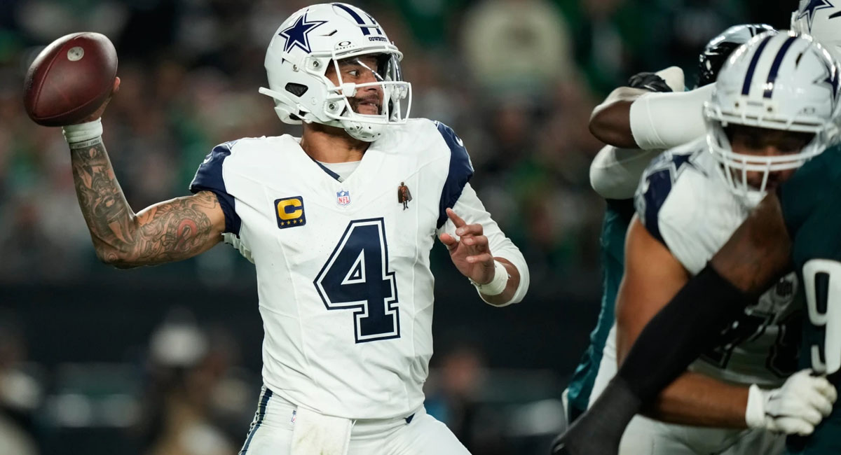 Prescott aprovechó el mal paso de los Eagles para llevar al triunfo a su equipo