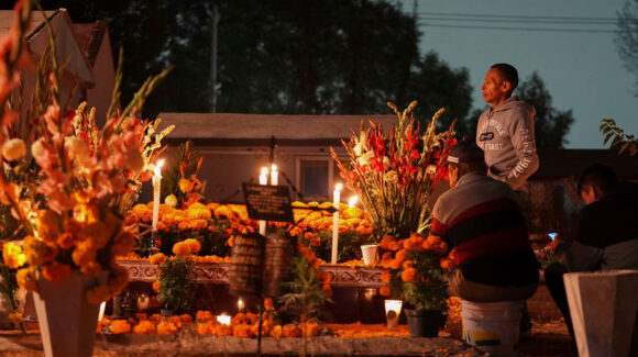 Panteones de Ciudad Obregón abrirán toda la noche por Día de Muertos; habrá vigilancia policial