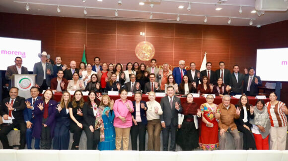 Participa Lorenia Valles en encuentro con senadoras y senadores de Morena en CDMX