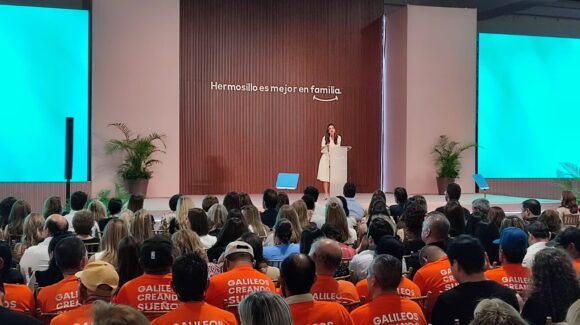 Patricia Ruibal Zaragoza rinde informe por los 5 años de trabajo en DIF Hermosillo