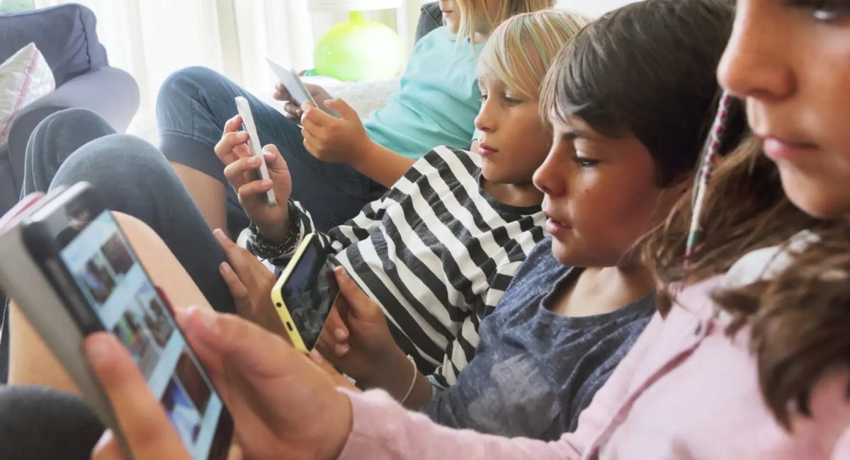 Plataformas digitales avalan decreto para vetar contenido violento a menores, afirma Sheinbaum