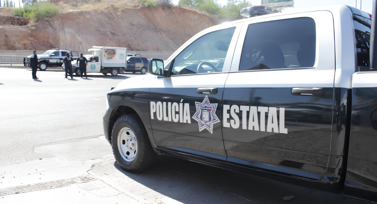 Policía Estatal decomisa arma de fuego y metanfetamina en carretera Magdalena-Cucurpe