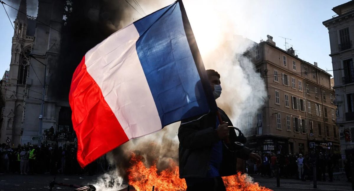 Francia registra casi mil detenidos durante protestas; movilizaciones también ocurren en otros países europeos