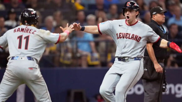 Los Guardians dan el primer golpe ante Rays en la Serie de Campeonato de la Americana