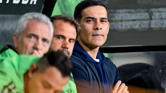 Rafael Márquez admite “errores groseros” tras su primera derrota como entrenador del ‘Tricolor’