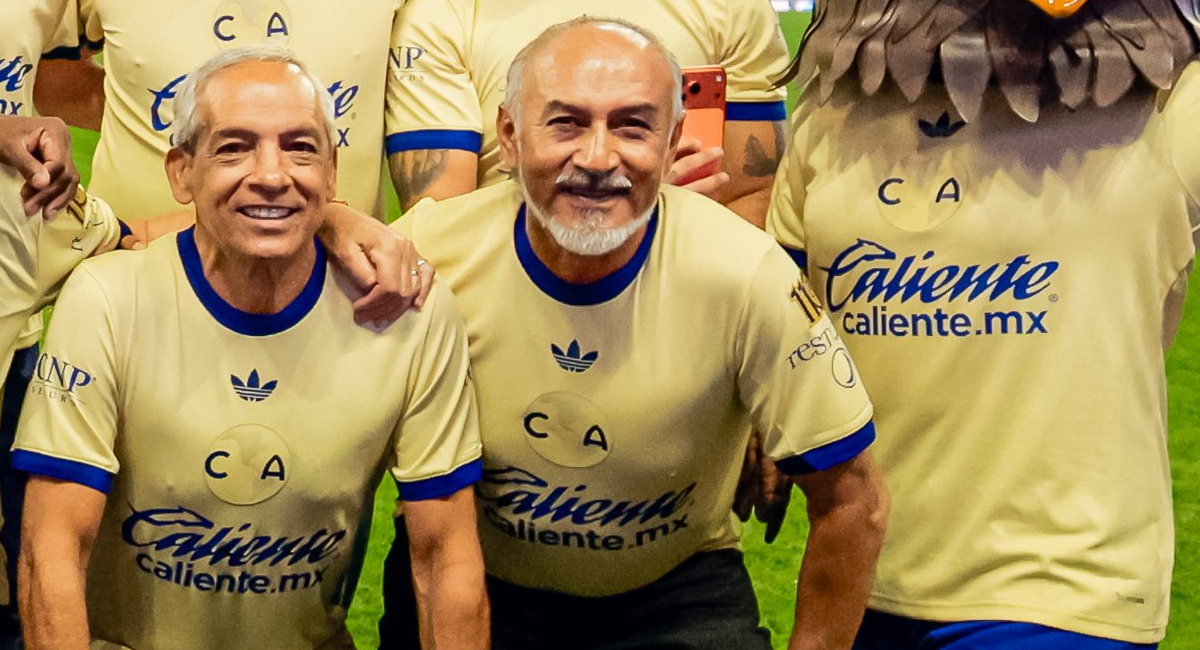 Raúl Gutiérrez podría perder su trabajo como técnico del Cruz Azul Femenil tras acudir a un evento y usar una jersey del América