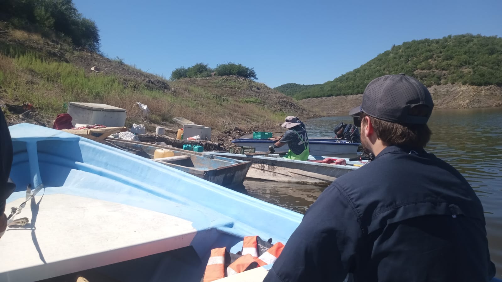 Refuerzan vigilancia pesquera en la presa El Novillo; decomisan cinco atarrayas prohibidas