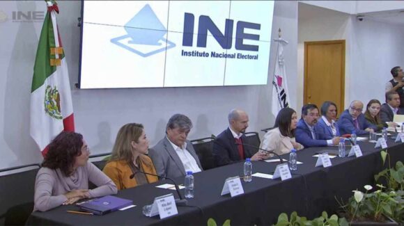 Renuncian tres funcionarios cercanos a Taddei en el INE; Blanca Cruz anuncia cambios