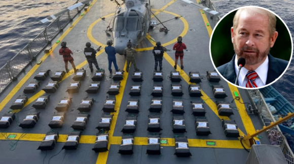 Ronald Johnson celebra decomiso de 1.2 toneladas de cocaína en aguas mexicanas