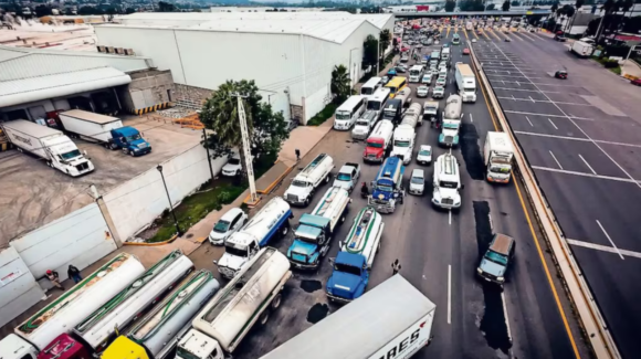 Segob busca diálogo con transportistas para frenar el paro nacional indefinido del 26 de octubre