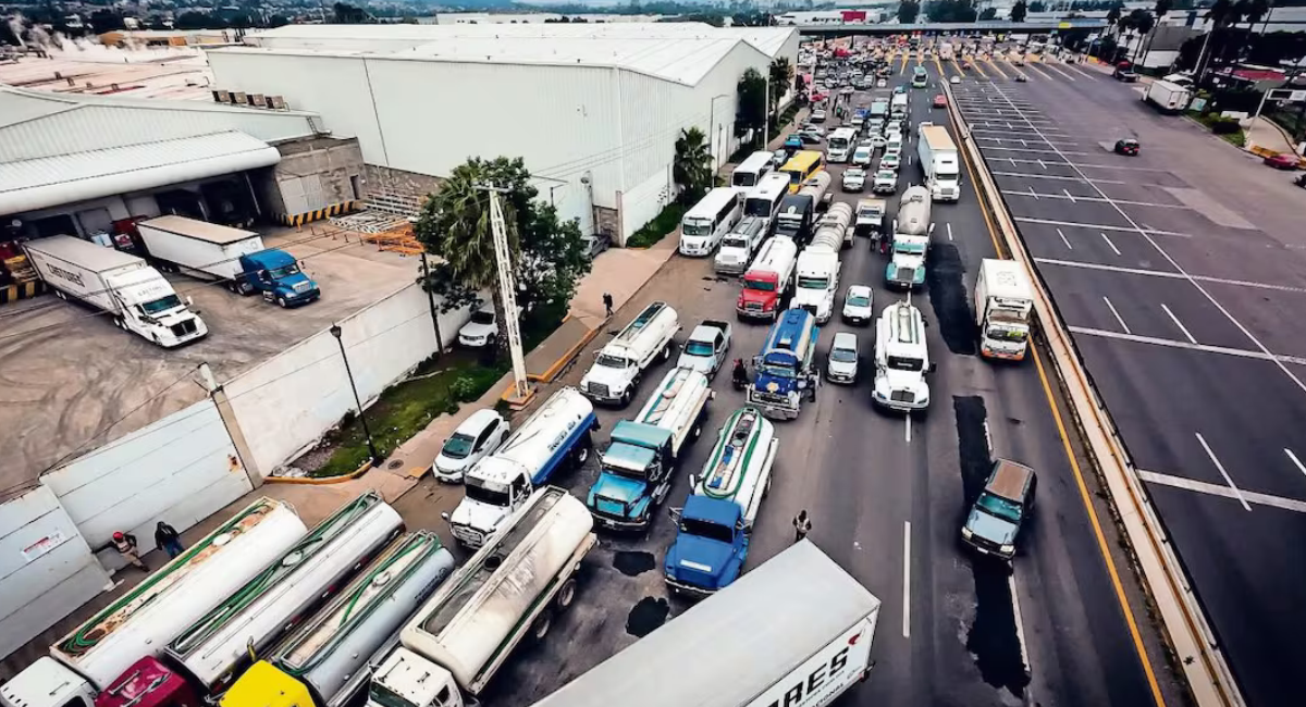 Segob busca diálogo con transportistas para frenar el paro nacional indefinido del 26 de octubre