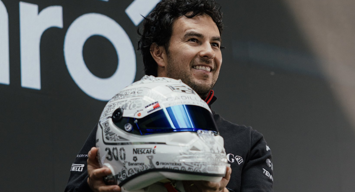 Sergio Pérez presentó el casco con el que correrá el GP de la Ciudad de México, su competencia número 300 en la Fórmula 1