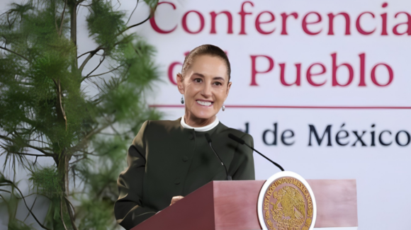 Sheinbaum acusa oportunismo político en marcha del IMSS; promete atender demandas de trabajadores