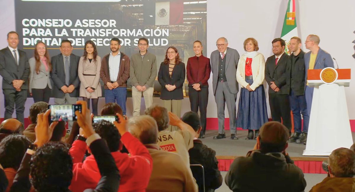 Sheinbaum crea consejo de expertos en IA para evitar desabasto de medicinas en el sector salud