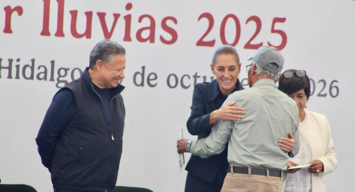 Sheinbaum entrega apoyos de 400 mil pesos a damnificados de Hidalgo y cierra plan de reconstrucción