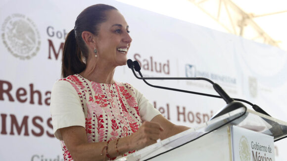 “Me canso ganso”: Sheinbaum promete modernizar el sistema de salud y combatir el desabasto de medicamentos