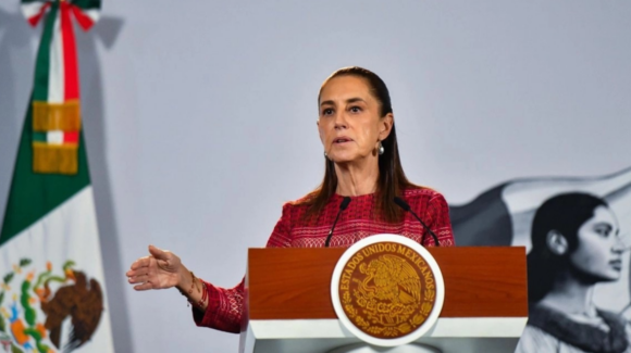 Sheinbaum rechaza crisis en el sistema de salud ante protestas de trabajadores del IMSS