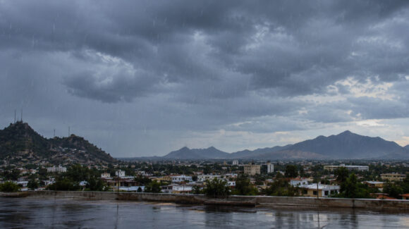 Sonora, entre chubascos y fuerte calor: Así estará el clima esta noche de martes 6 de octubre