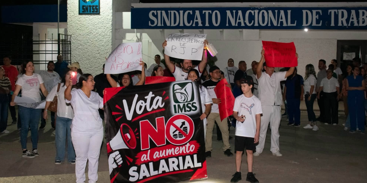 Trabajadores del IMSS exigen mejores condiciones laborales en Navojoa