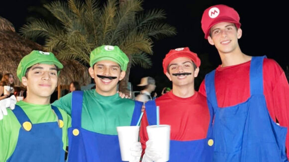 Tradición de Halloween cobra fuerza; comerciantes reportan mayor demanda de disfraces en 2026