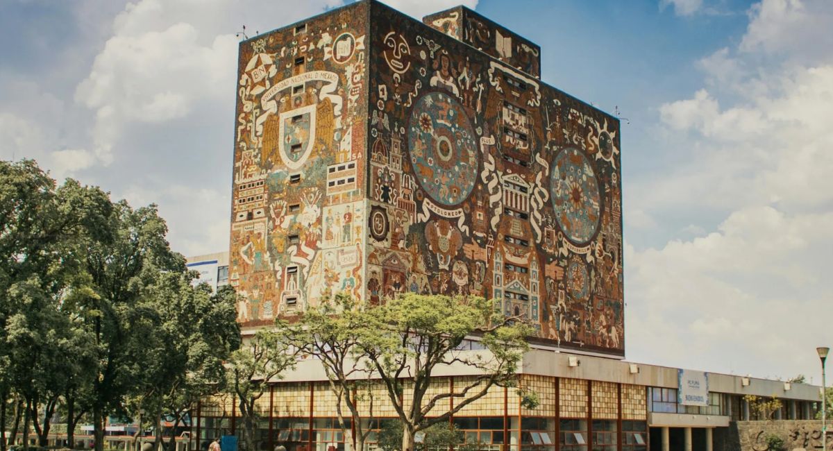 UNAM descarta prohibir celulares en aulas y opta por un enfoque formativo