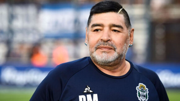 Piden hasta 12 años de prisión para médicos de Diego Maradona en juicio por su muerte en Argentina