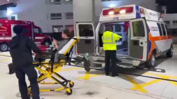 Vuelo Medellín – Nueva York aterriza de emergencia por turbulencia severa; hay nueve hospitalizados