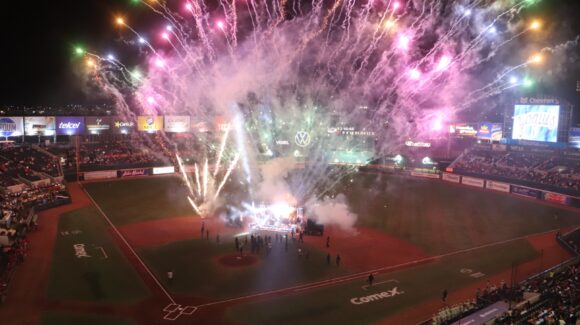 Yaquis de Ciudad Obregón inaugura la temporada 2026-2027 con espectacular show al ritmo de Contacto Norte en el Estadio Yaquis