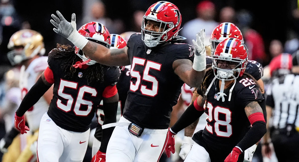 Za'Darius Smith festeja su captura sobre Purdy