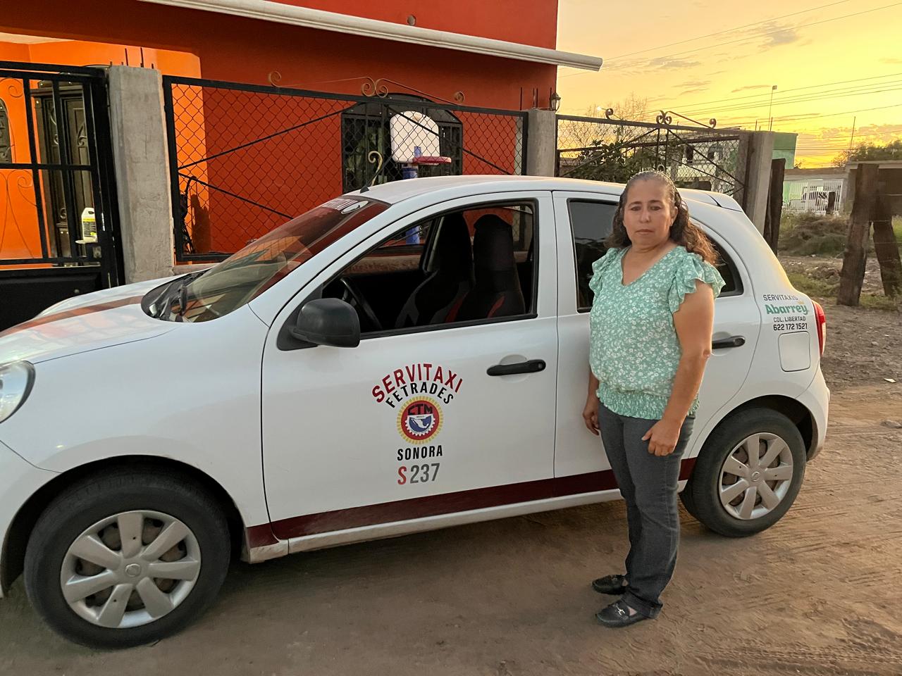 Zulma Verónica Ovalle se abre camino como taxista en Empalme para sacar adelante a sus dos hijos