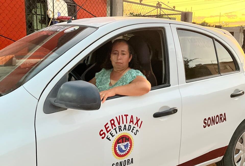 Zulma Verónica Ovalle se abre camino como taxista en Empalme por su familia
