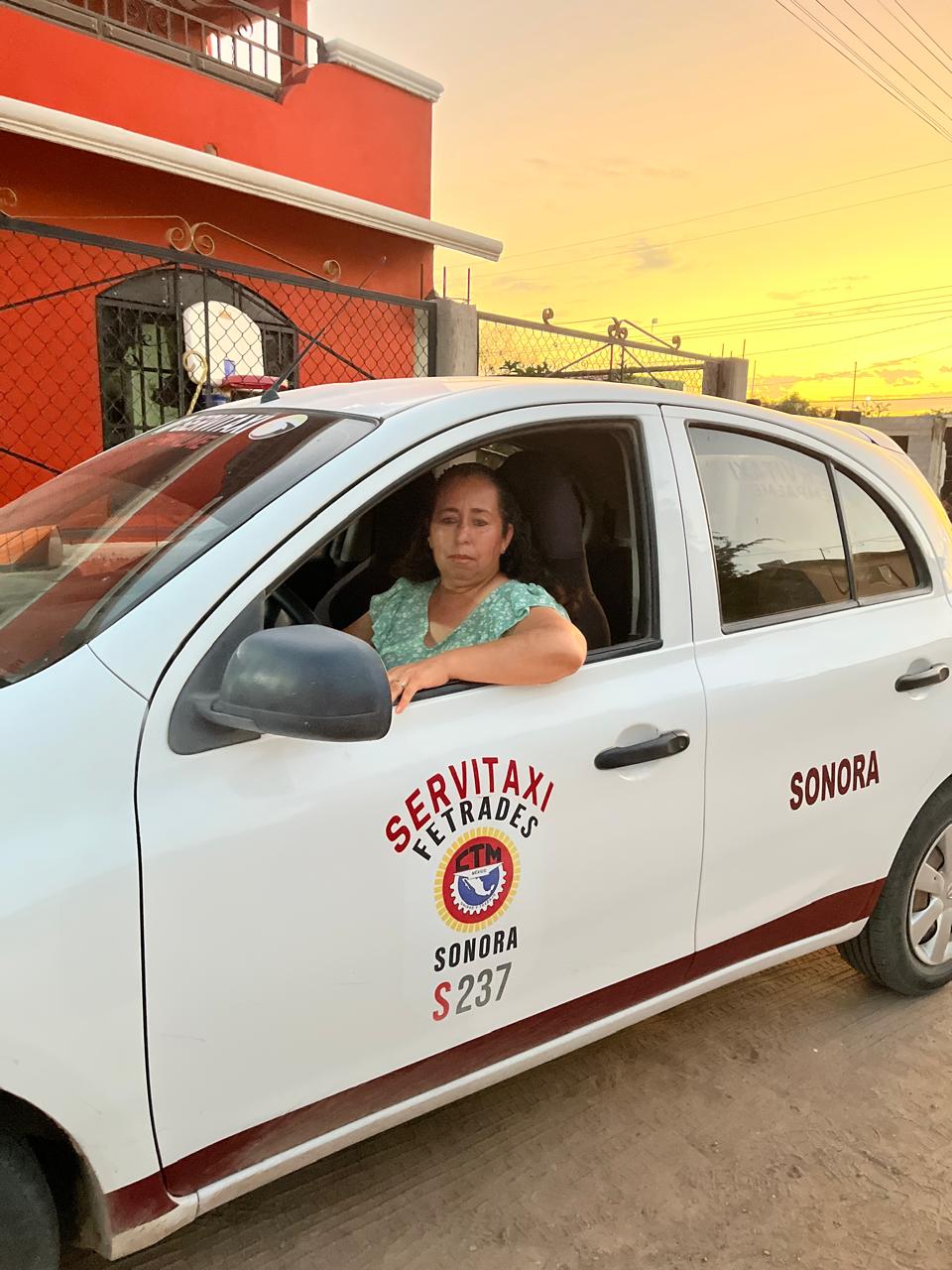 Zulma Verónica Ovalle se abre camino como taxista en Empalme para sacar adelante a sus dos hijos