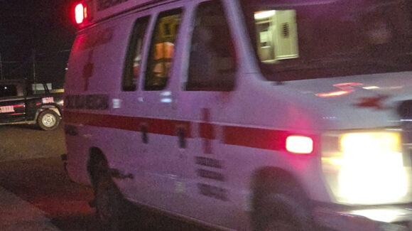 Accidente en La Laguna de Coahuila: Camioneta pasa por encima de una niña que estaba en el pasto